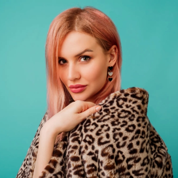 pravi-odabir-nakita-za-svaku-frizuru-i-izgled-lica