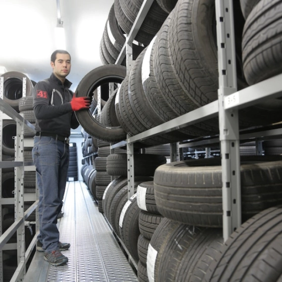 zimske-i-letnje-gume-za-auto-svojstva-preumatika-za-sigurnu-voznju